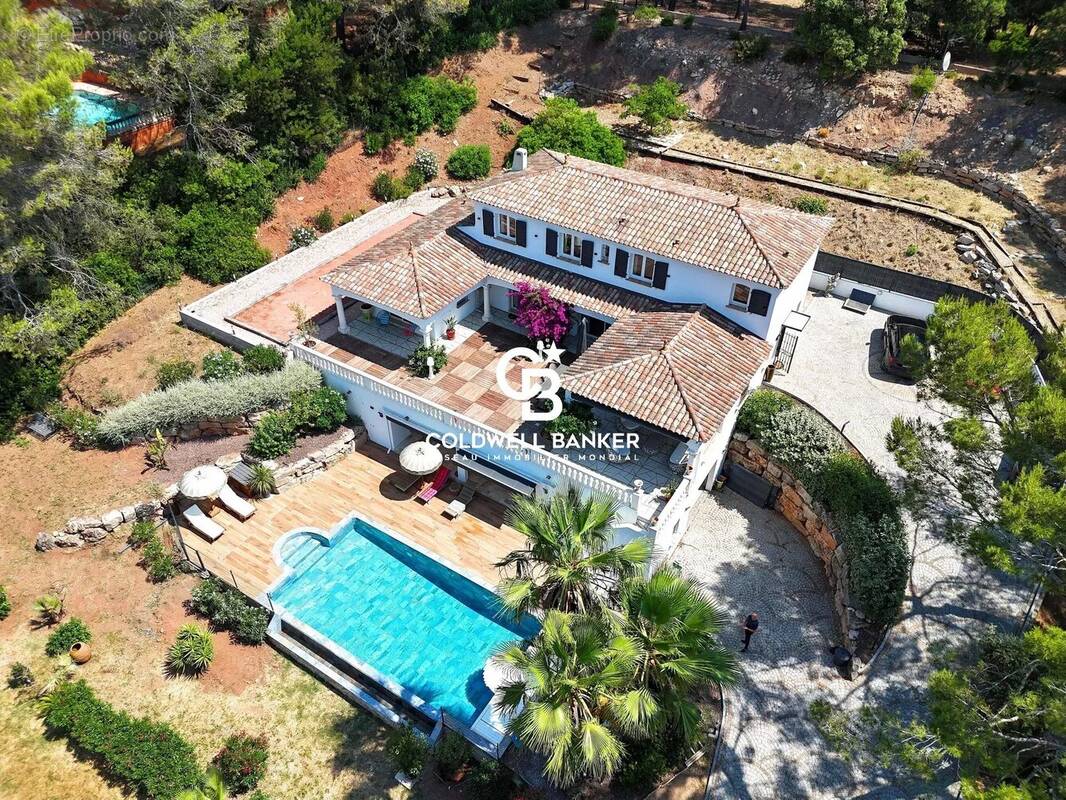 Maison à PUGET-SUR-ARGENS