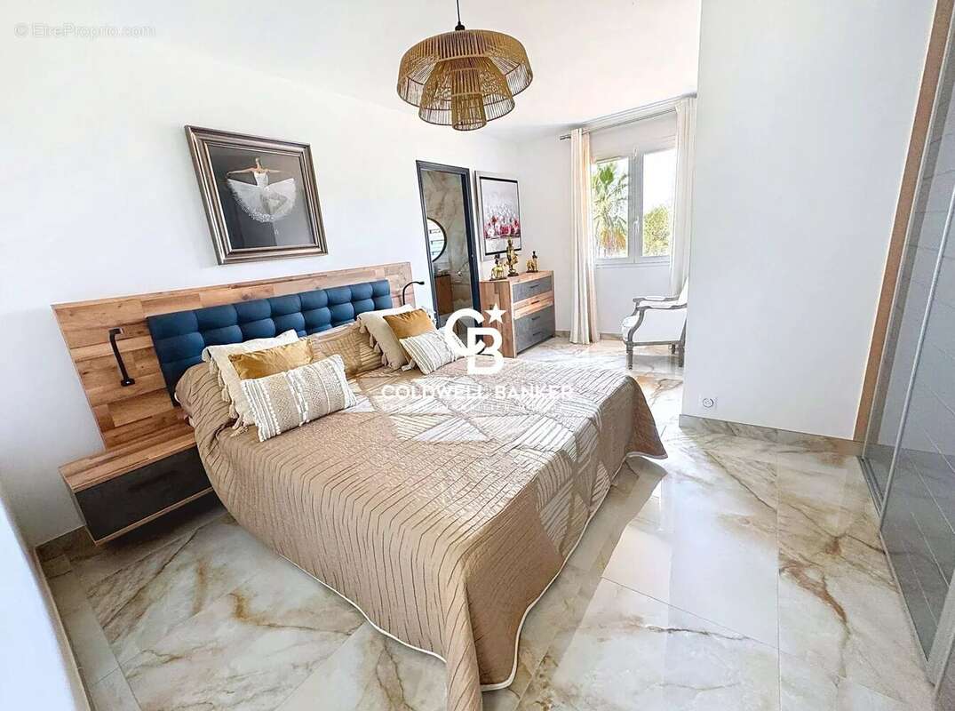 Maison à PUGET-SUR-ARGENS