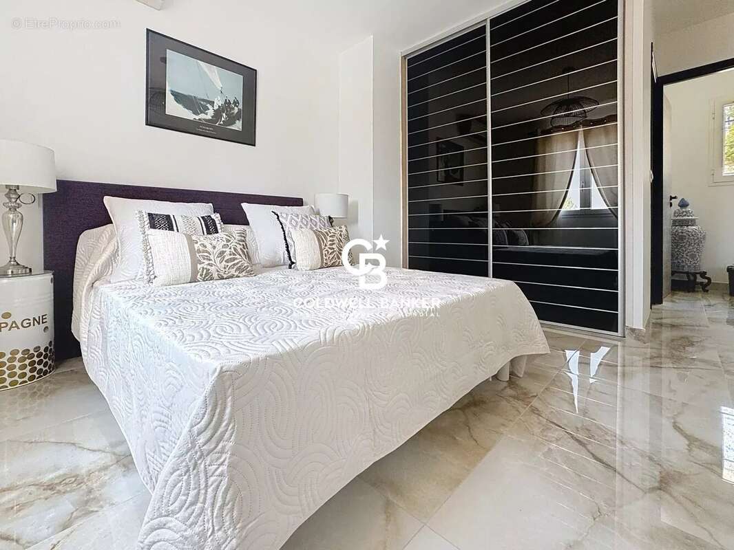 Maison à PUGET-SUR-ARGENS