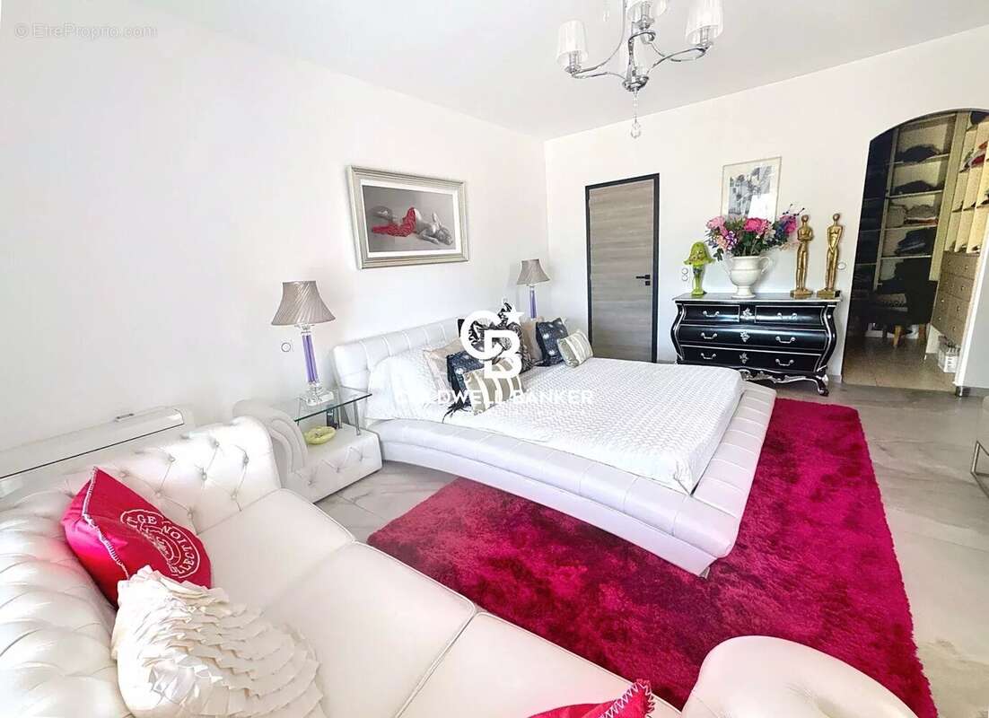 Maison à PUGET-SUR-ARGENS