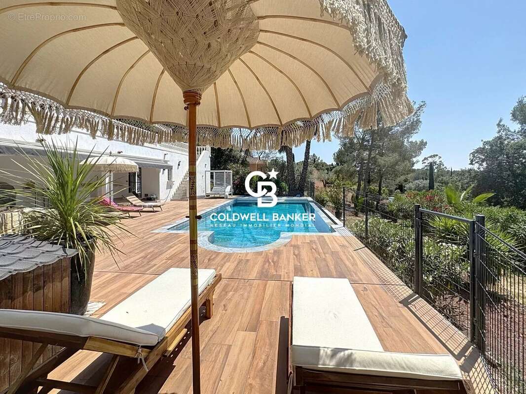 Maison à PUGET-SUR-ARGENS