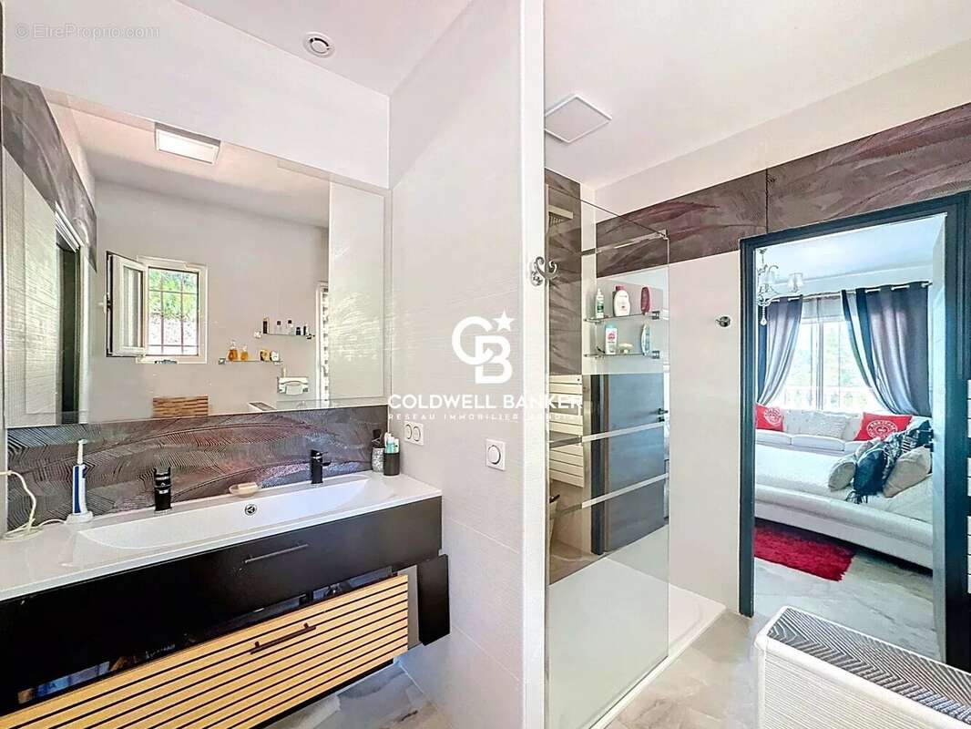 Maison à PUGET-SUR-ARGENS