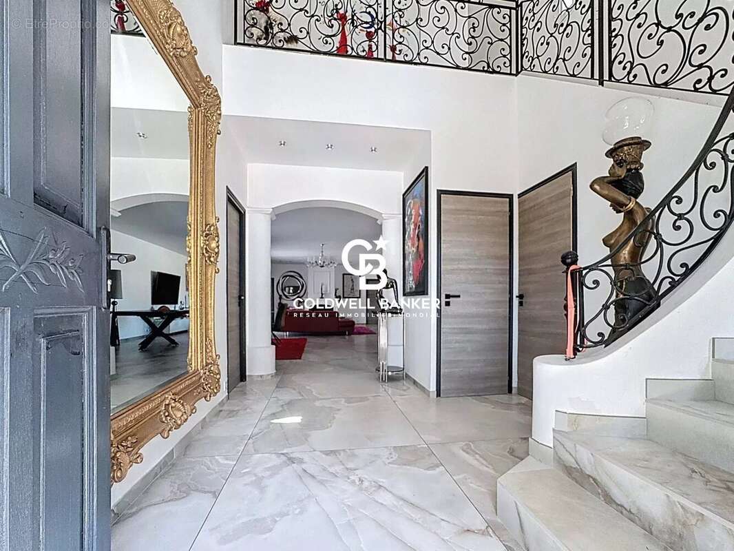 Maison à PUGET-SUR-ARGENS