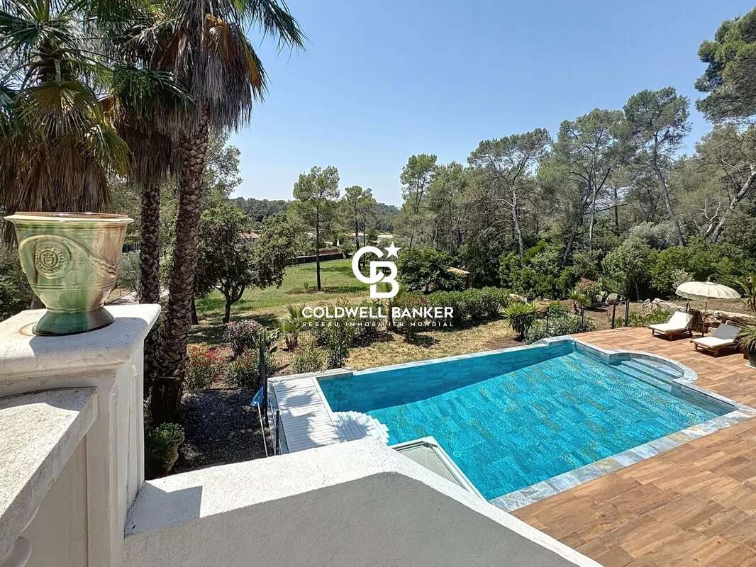 Maison à PUGET-SUR-ARGENS