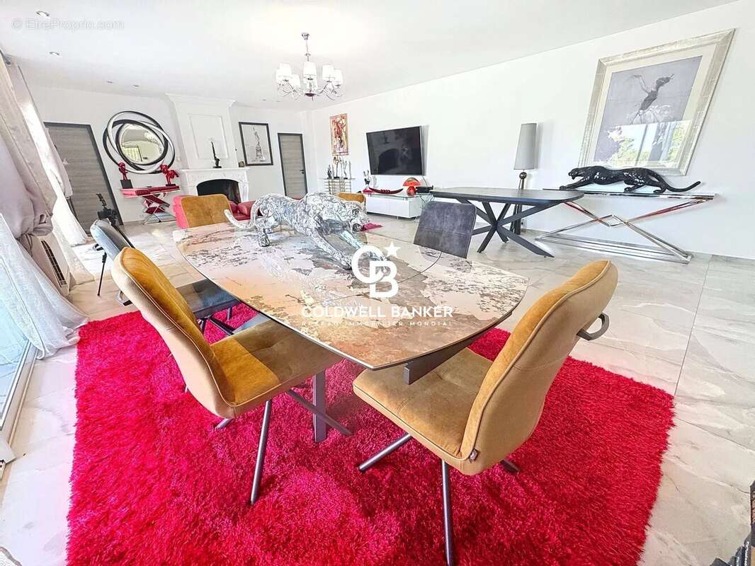 Maison à PUGET-SUR-ARGENS