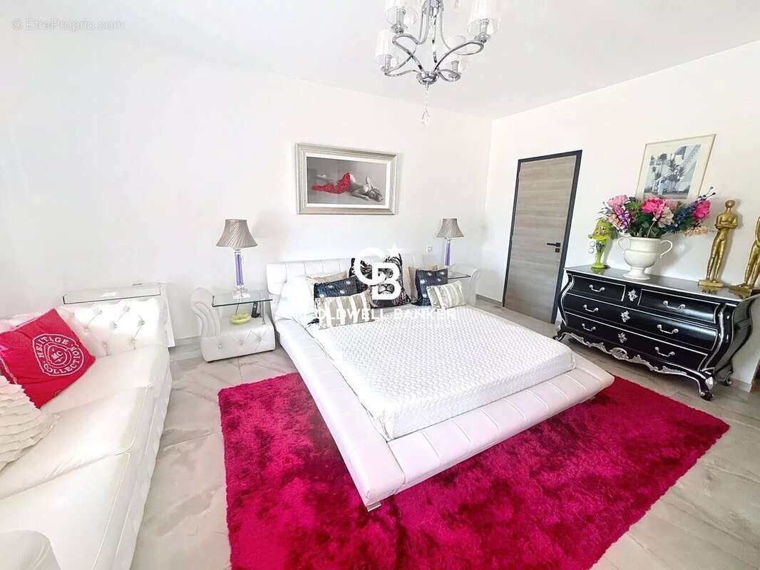 Maison à PUGET-SUR-ARGENS