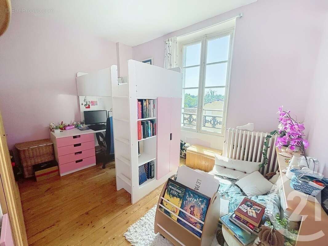 Maison à MONTIGNAC-CHARENTE