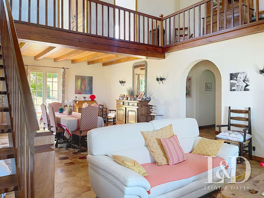 Maison à MESCHERS-SUR-GIRONDE