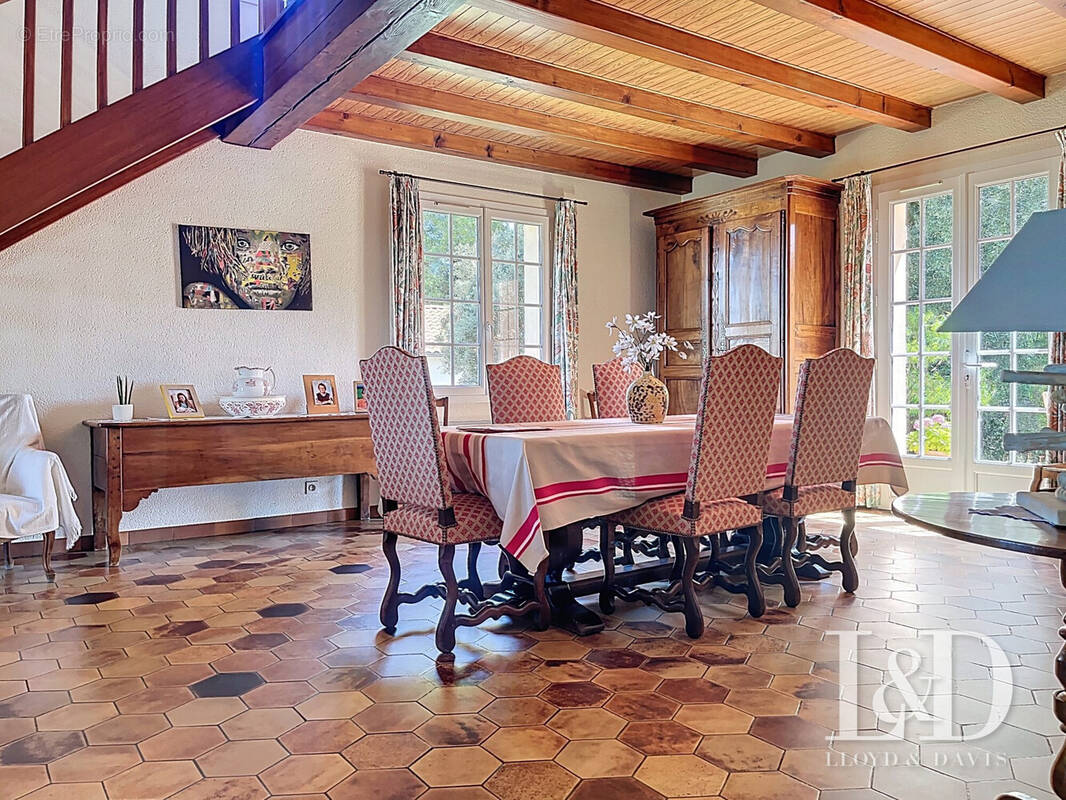 Maison à MESCHERS-SUR-GIRONDE