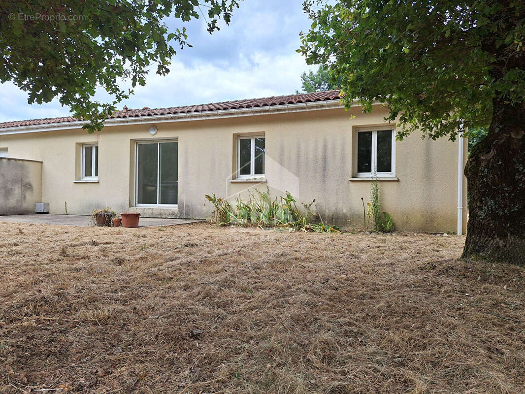 Maison à MONTPON-MENESTEROL