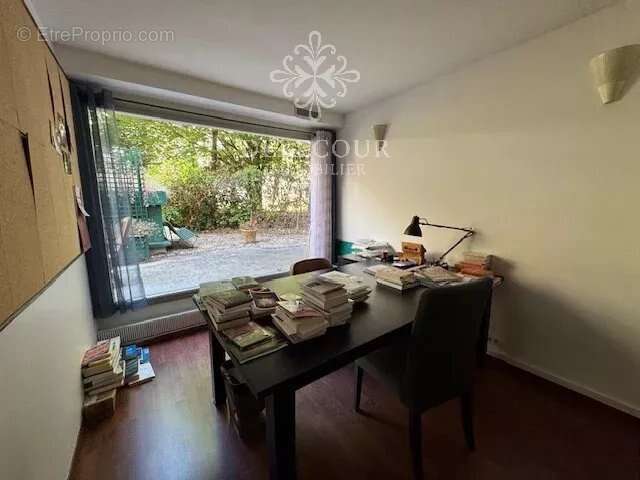 Appartement à MONTROUGE