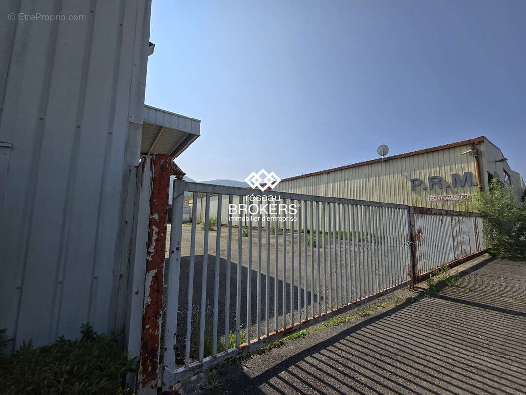 Commerce à GROISSIAT