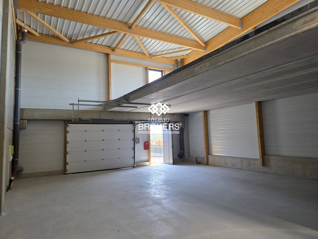 Commerce à VAILHAUQUES