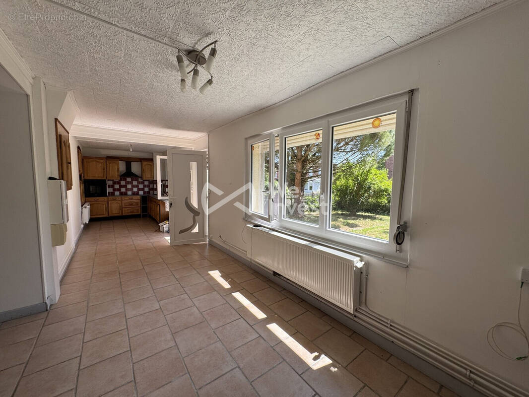 Maison à AVESNES-SUR-HELPE