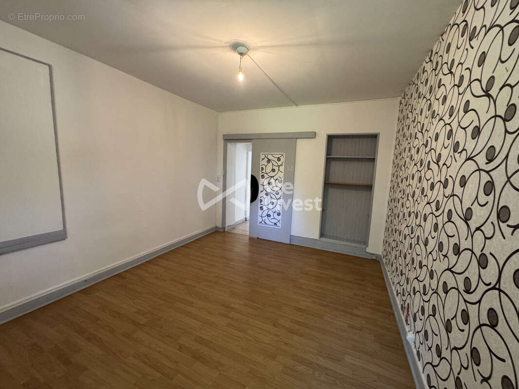 Maison à AVESNES-SUR-HELPE