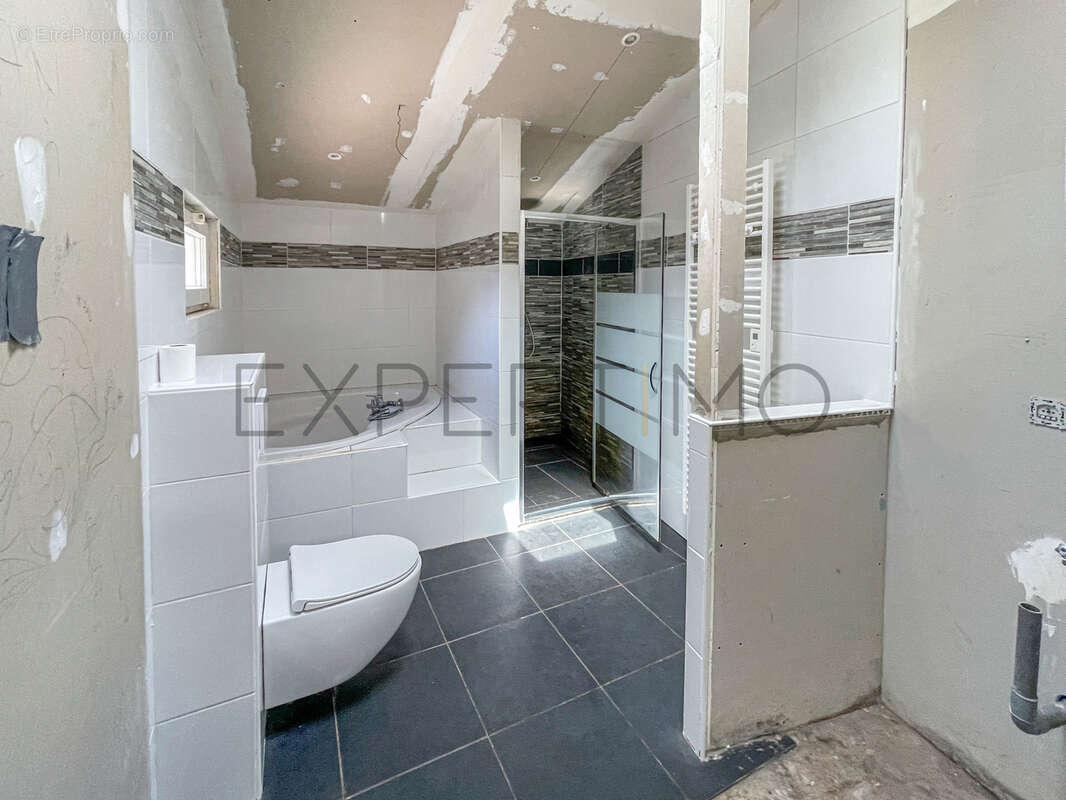 Maison à SAINT-LYPHARD