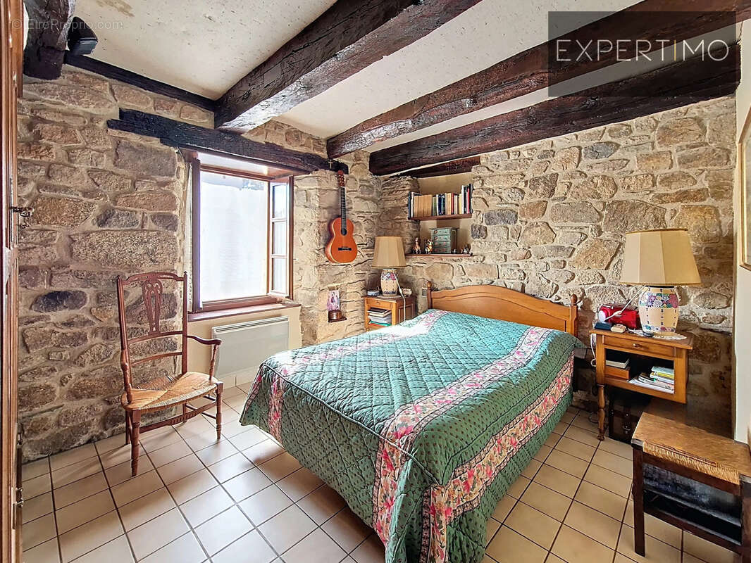 Maison à CASSAGNES-BEGONHES