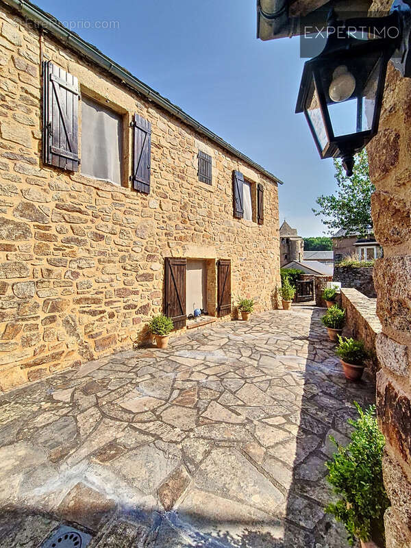 Maison à CASSAGNES-BEGONHES