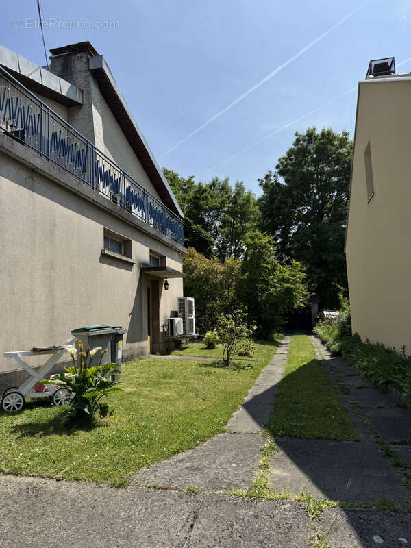 Maison à LE THILLAY