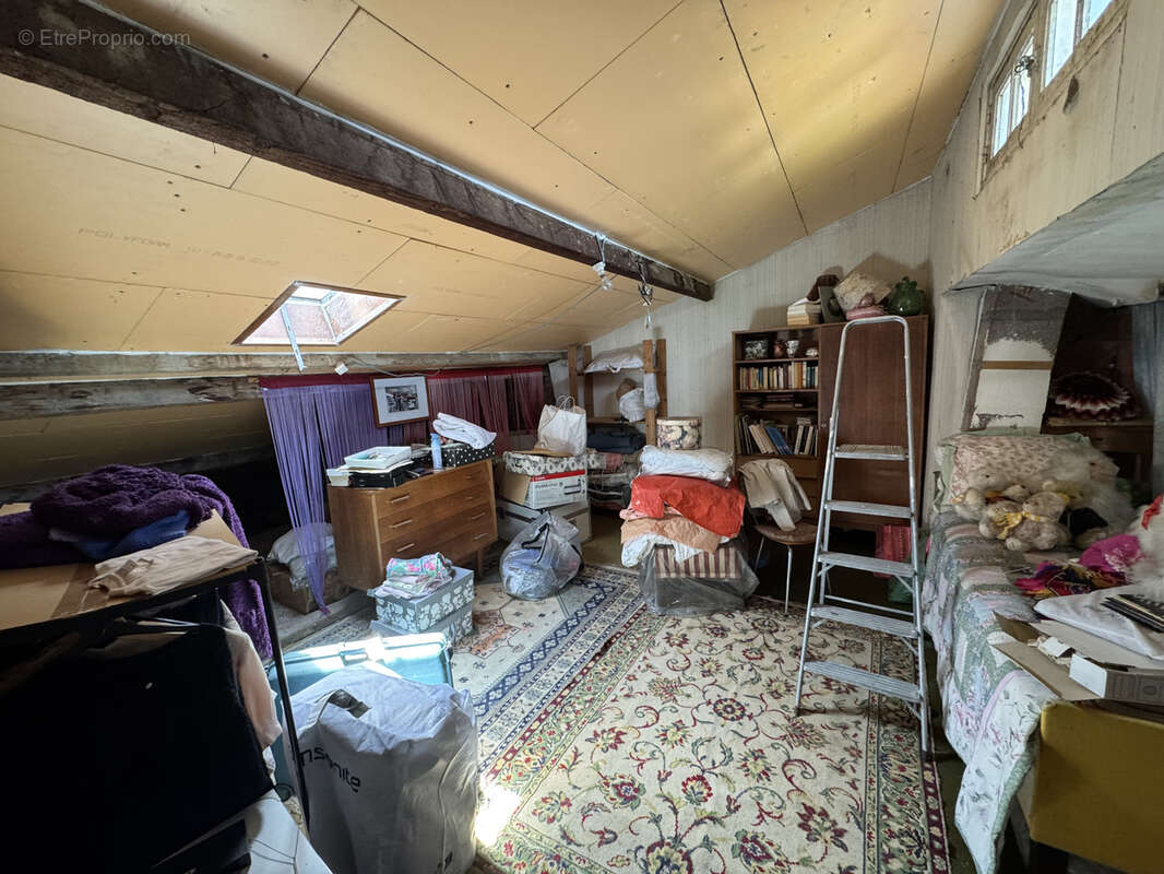 Maison à LE THILLAY