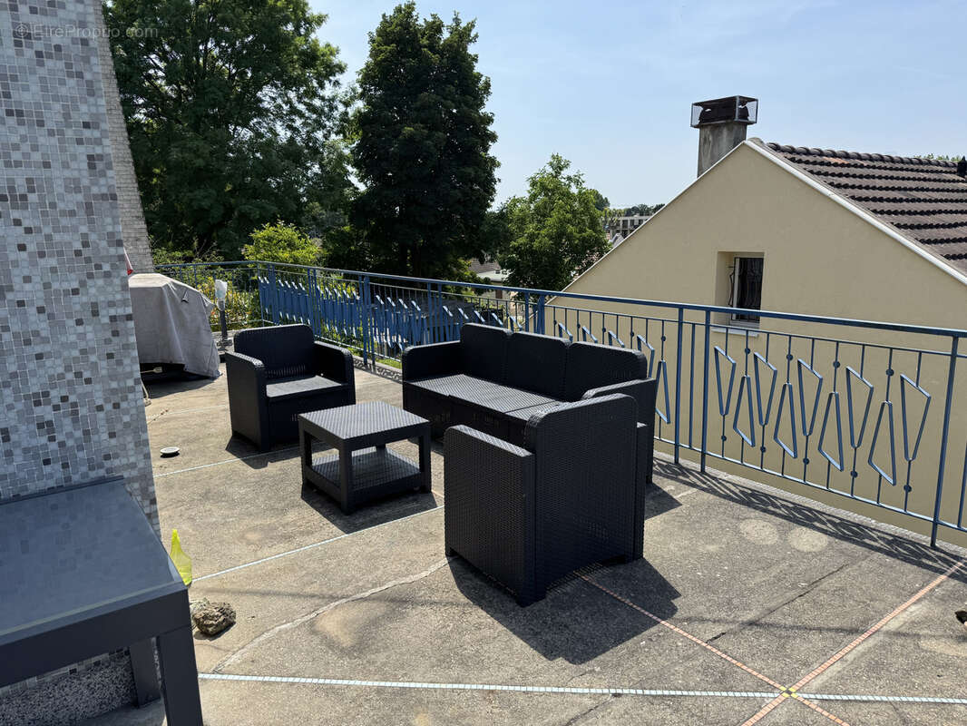 Maison à LE THILLAY