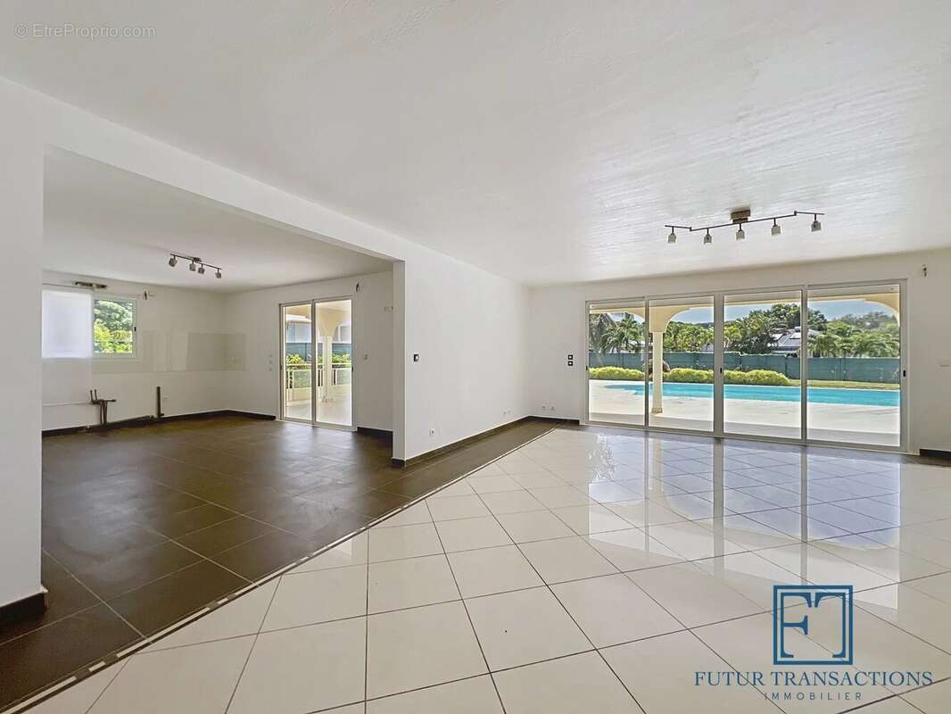 Maison à SAINTE-ANNE