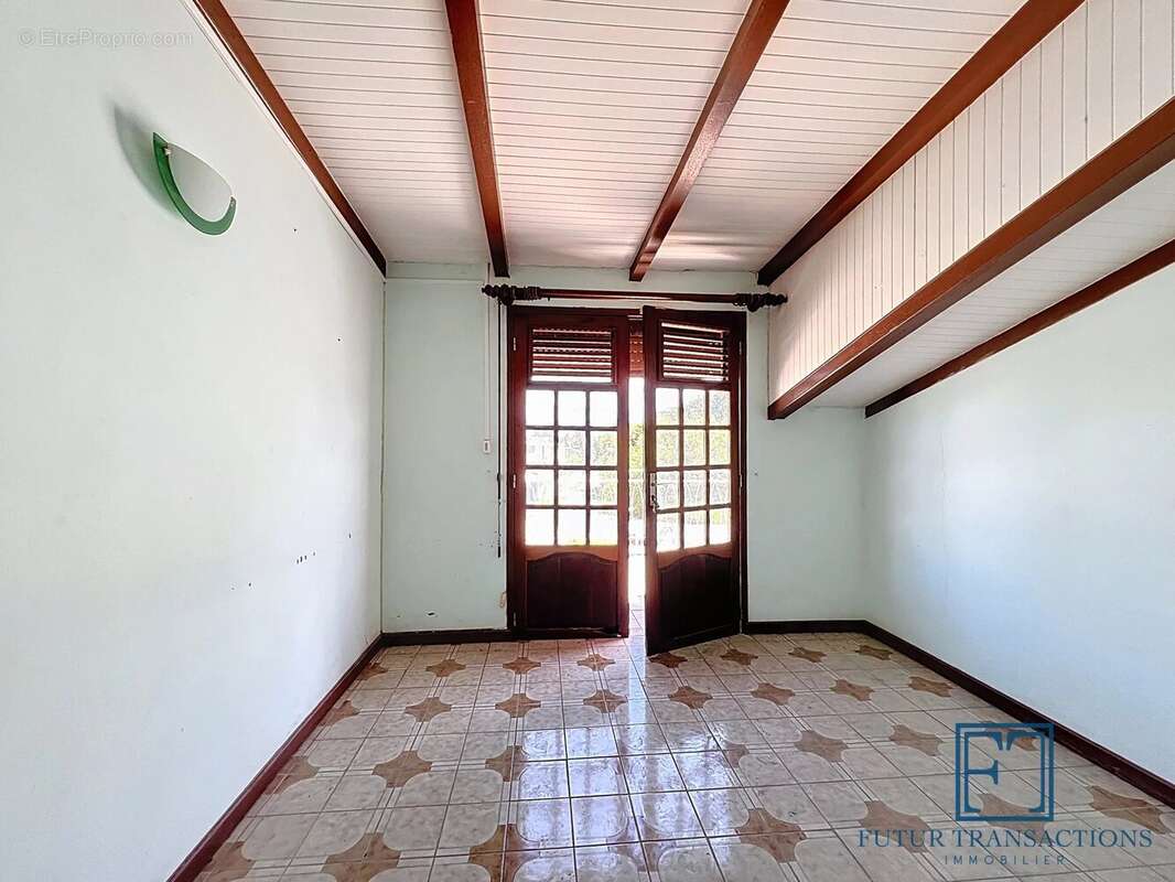 Maison à PETIT-CANAL