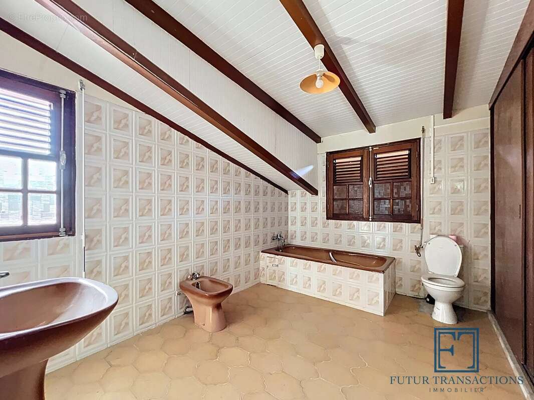 Maison à PETIT-CANAL