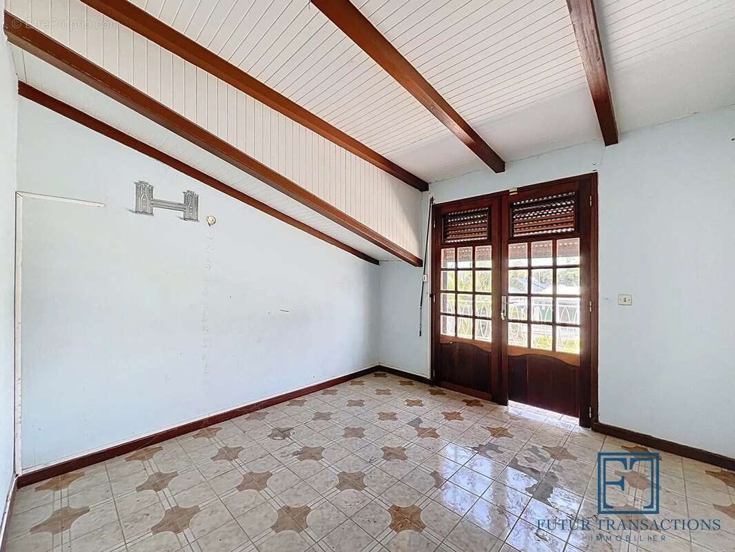 Maison à PETIT-CANAL