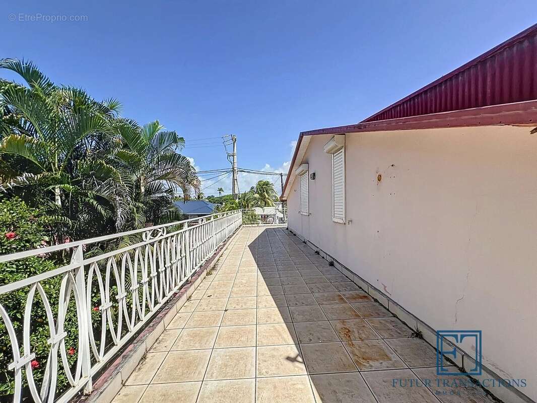 Maison à PETIT-CANAL