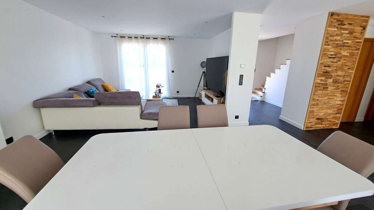 Maison à BRIIS-SOUS-FORGES