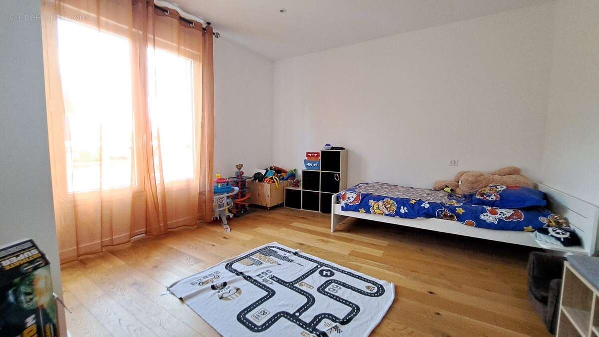 Maison à BRIIS-SOUS-FORGES