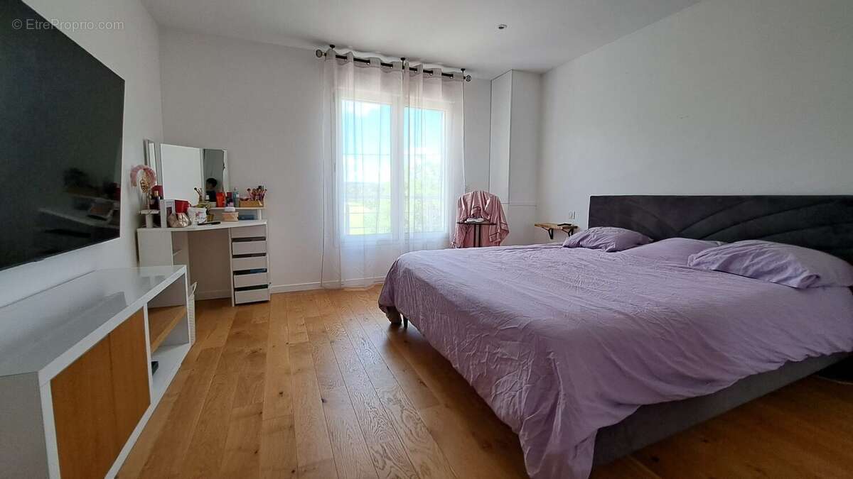 Maison à BRIIS-SOUS-FORGES