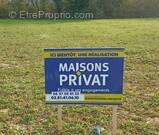 Terrain à SAINT-GEORGES-DE-MONTAIGU