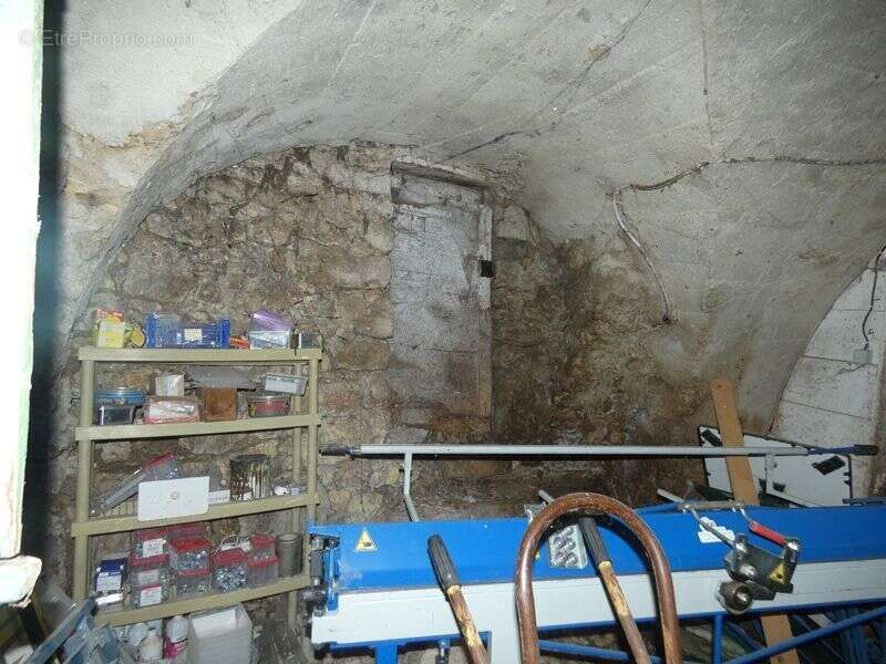 Parking à LUS-LA-CROIX-HAUTE