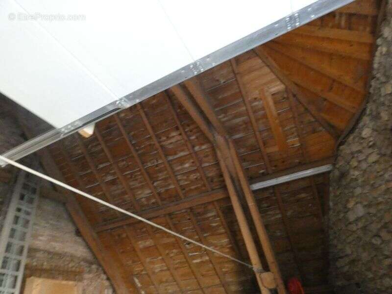 Parking à LUS-LA-CROIX-HAUTE