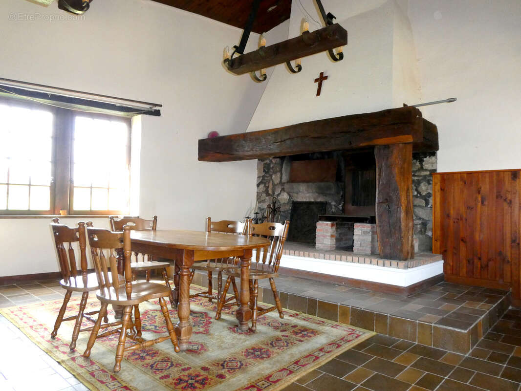 Maison à BRULLIOLES