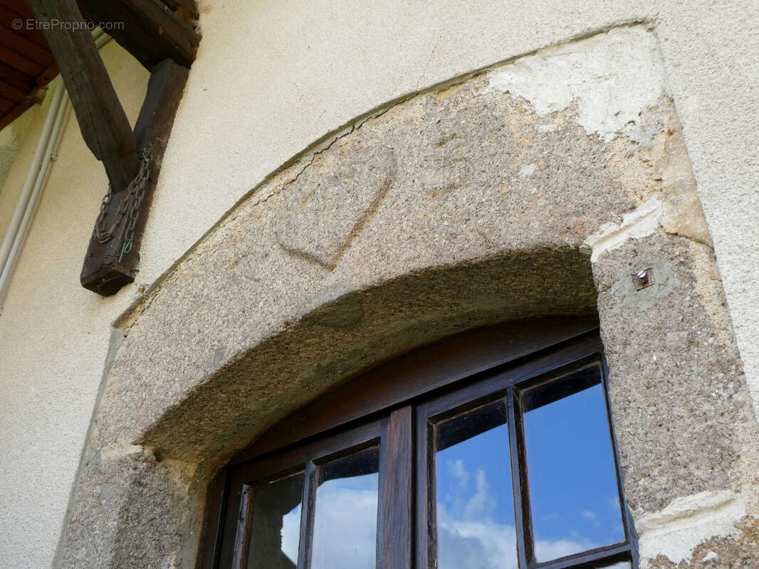 Maison à BRULLIOLES