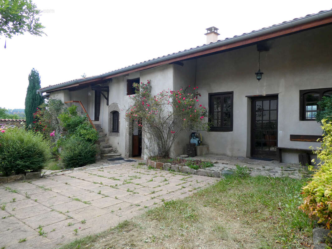 Maison à BRULLIOLES