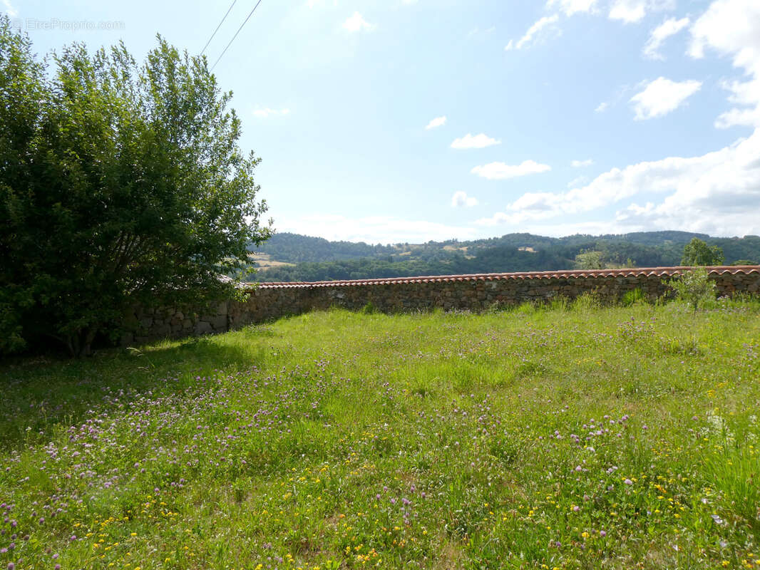 Maison à BRULLIOLES