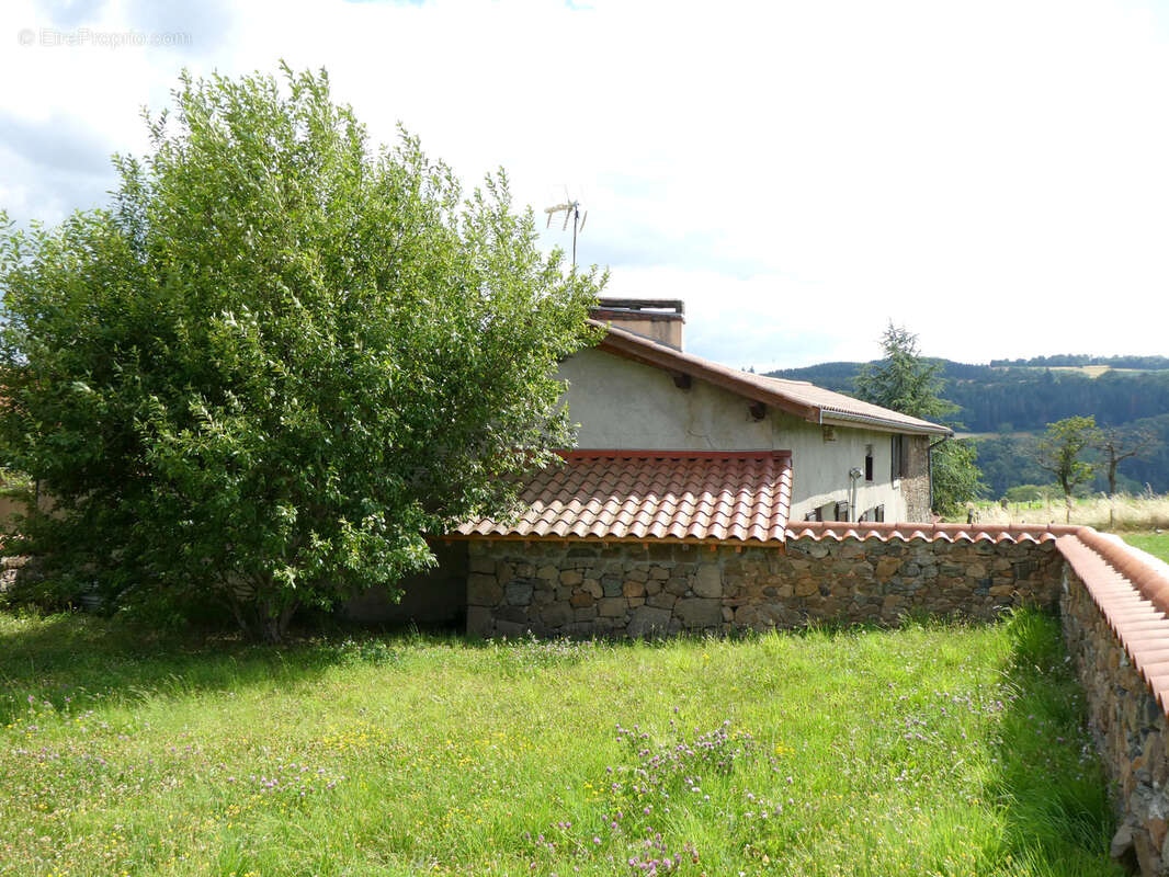 Maison à BRULLIOLES