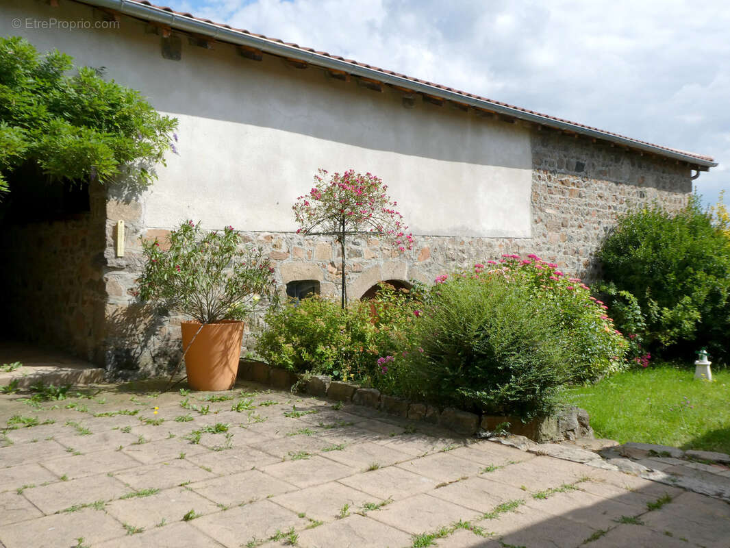 Maison à BRULLIOLES