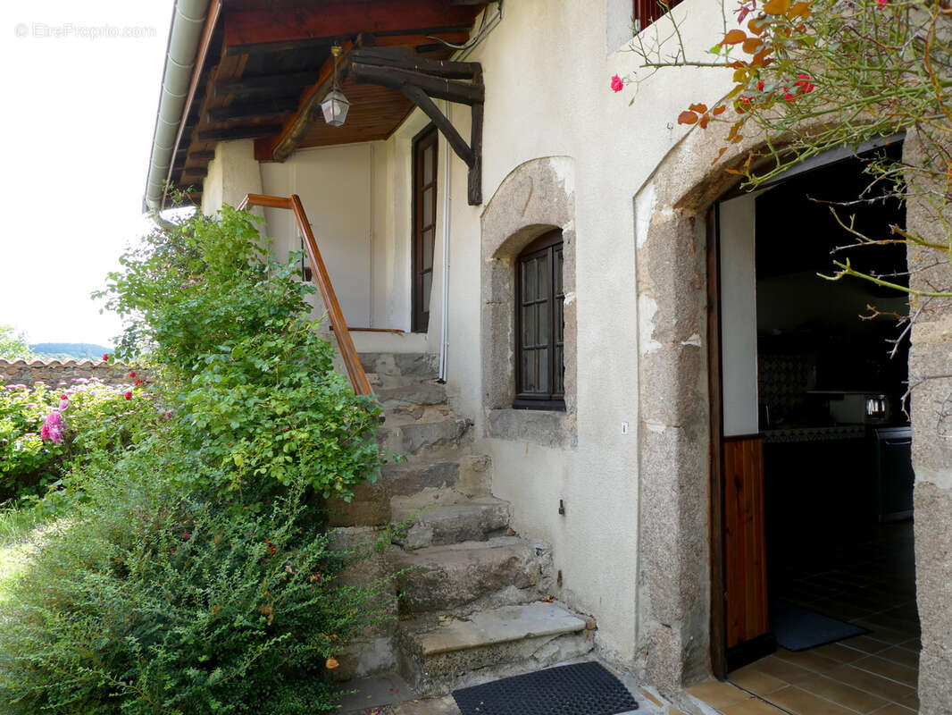 Maison à BRULLIOLES