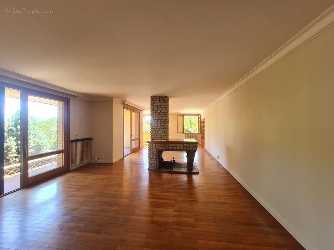 Maison à ROMANS-SUR-ISERE