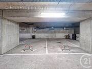 Parking à COMBS-LA-VILLE