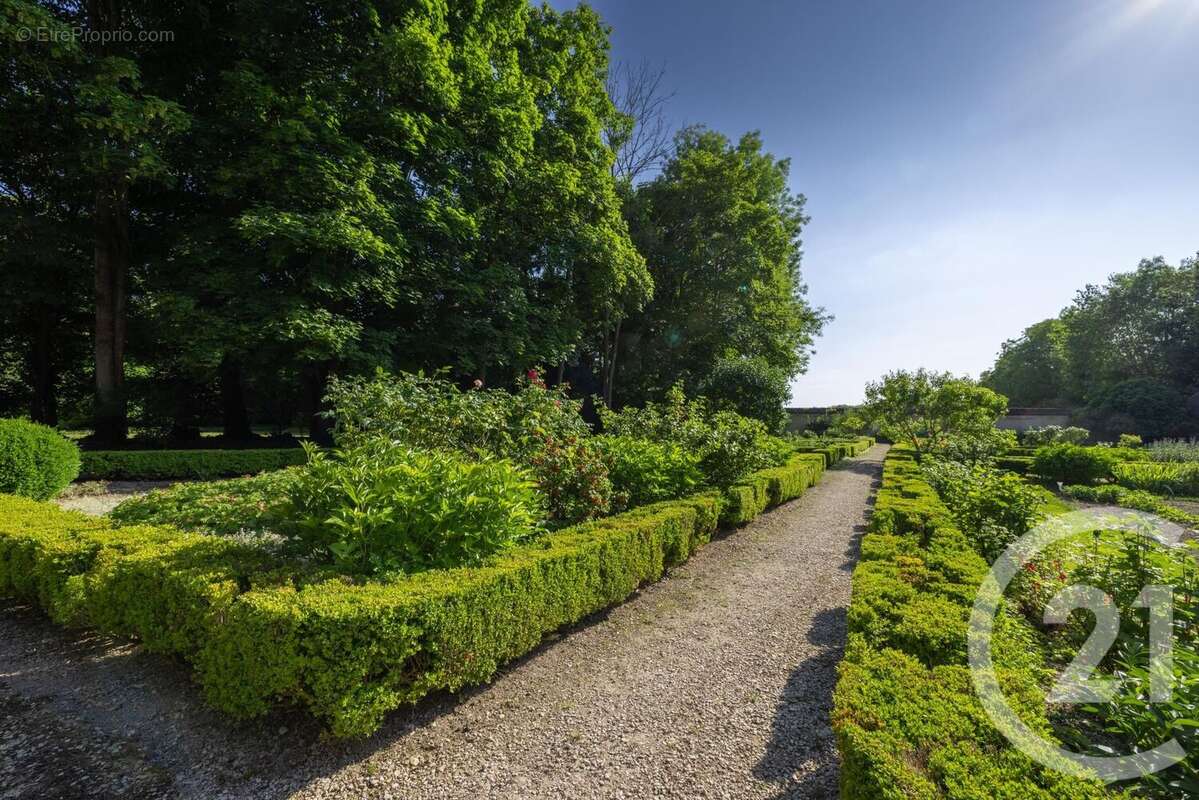 Maison à SAINT-PARRES-AUX-TERTRES
