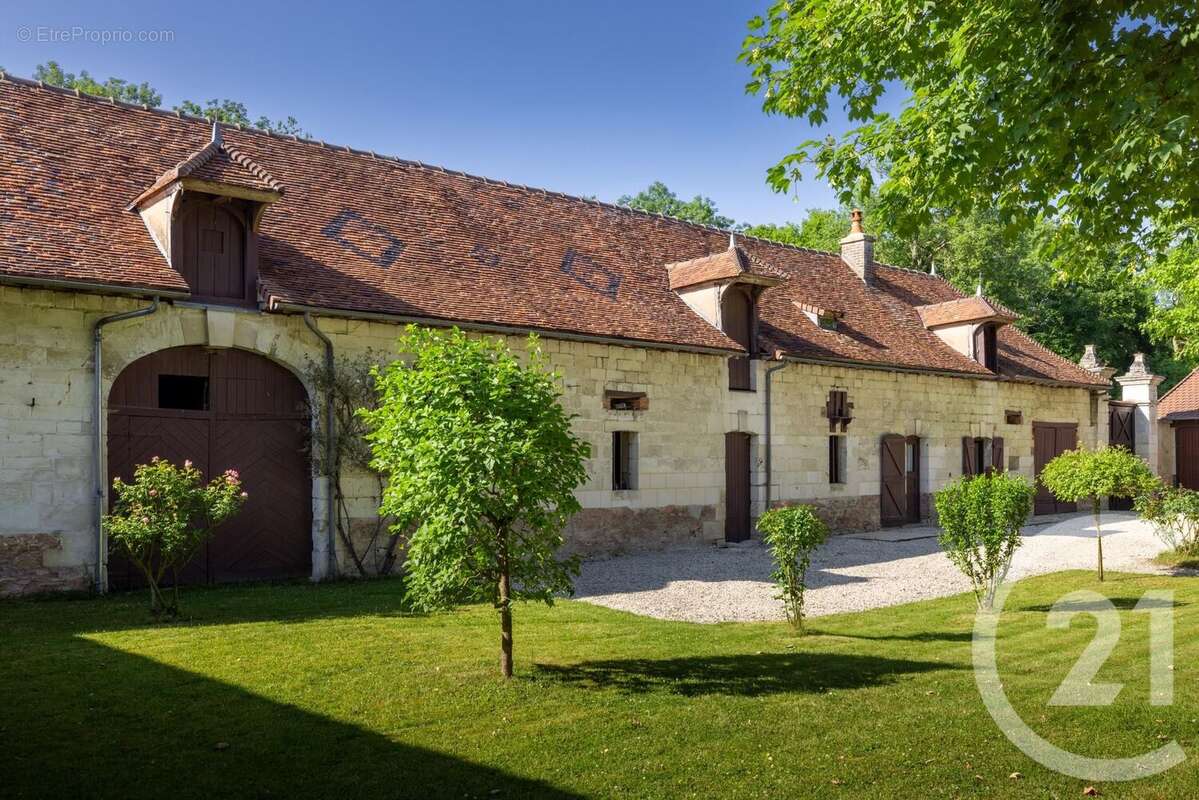 Maison à SAINT-PARRES-AUX-TERTRES