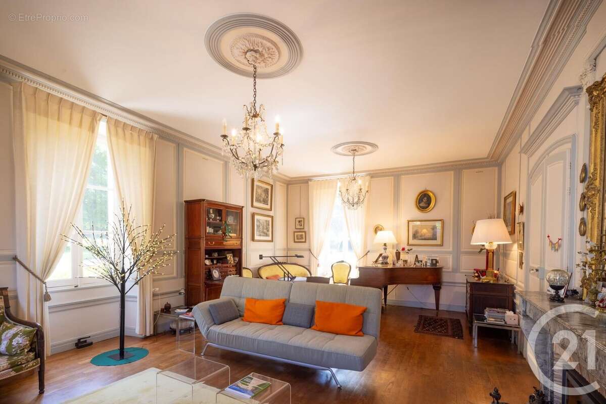 Maison à SAINT-PARRES-AUX-TERTRES