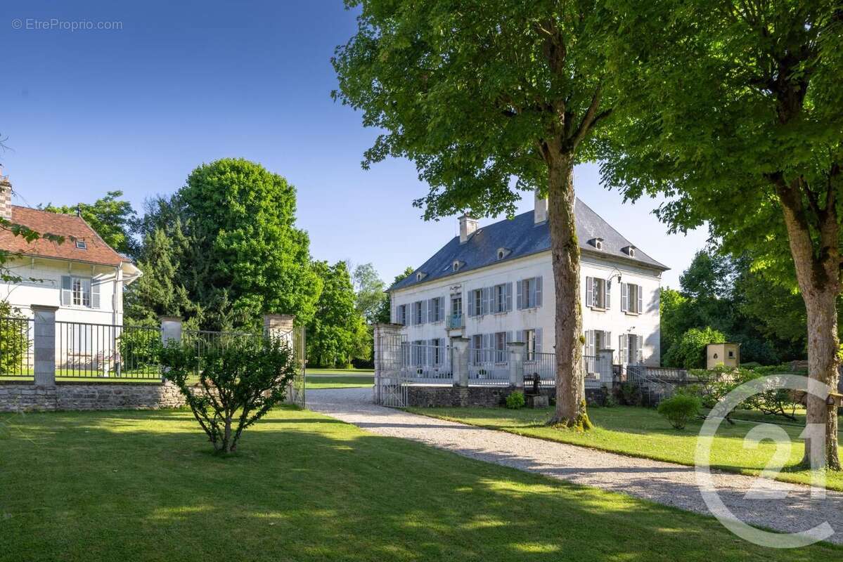 Maison à SAINT-PARRES-AUX-TERTRES