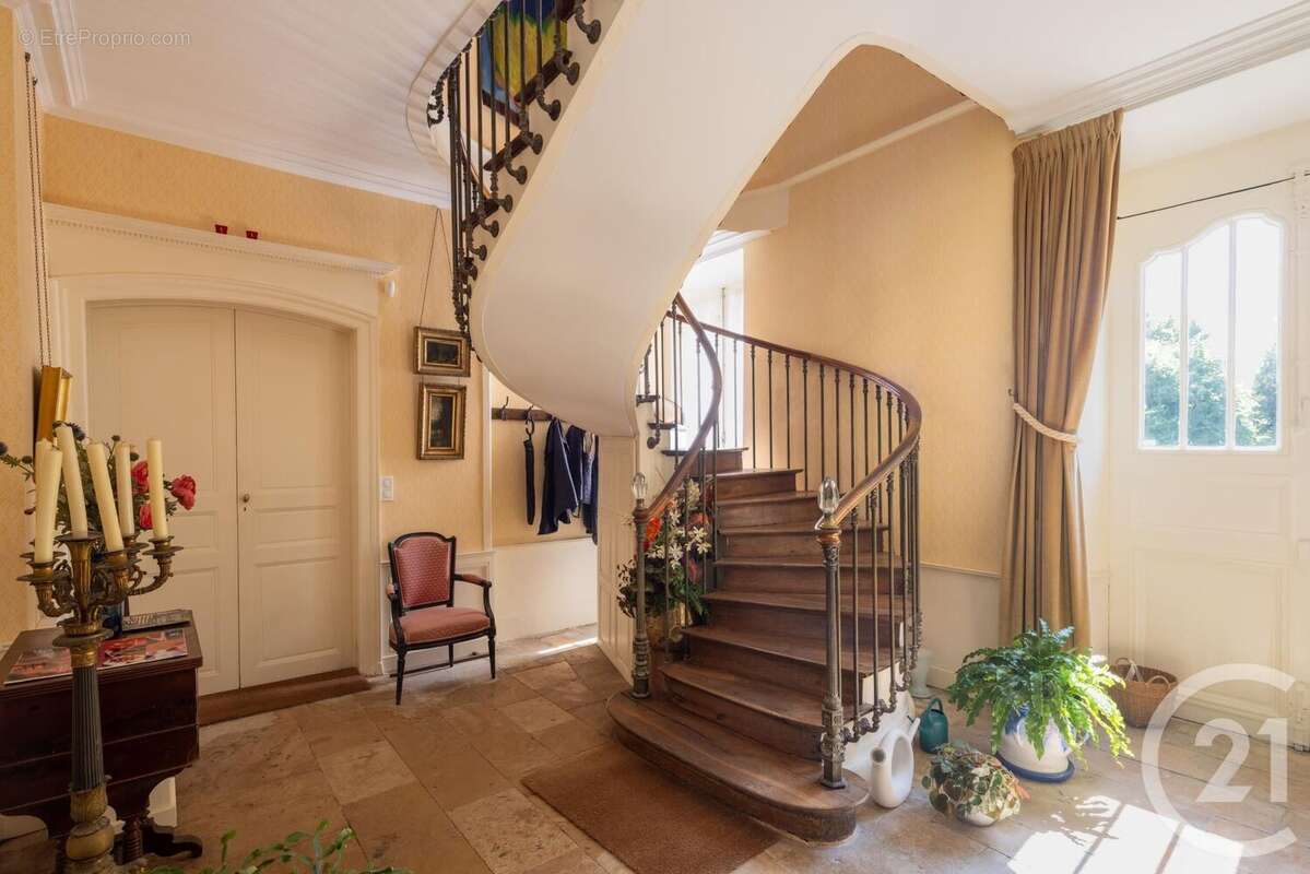 Maison à SAINT-PARRES-AUX-TERTRES